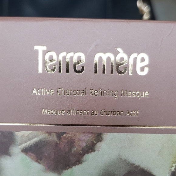 COPY - Terre mere Active Charcoal Masque - Picture 1 of 5